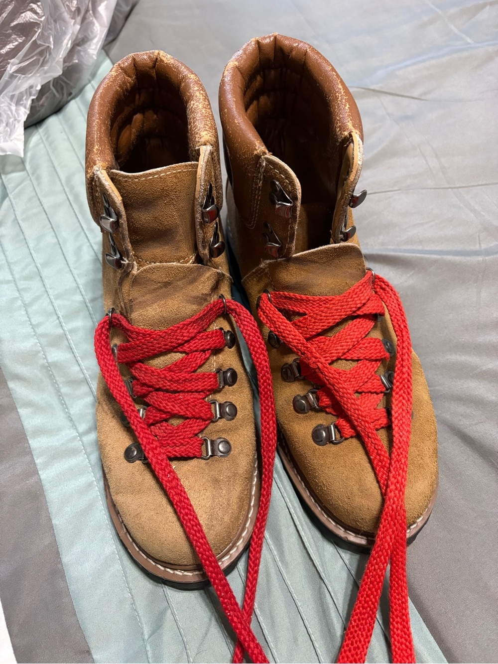 Men's Brown Suede Lace-Up Hiking Boots with Red Laces